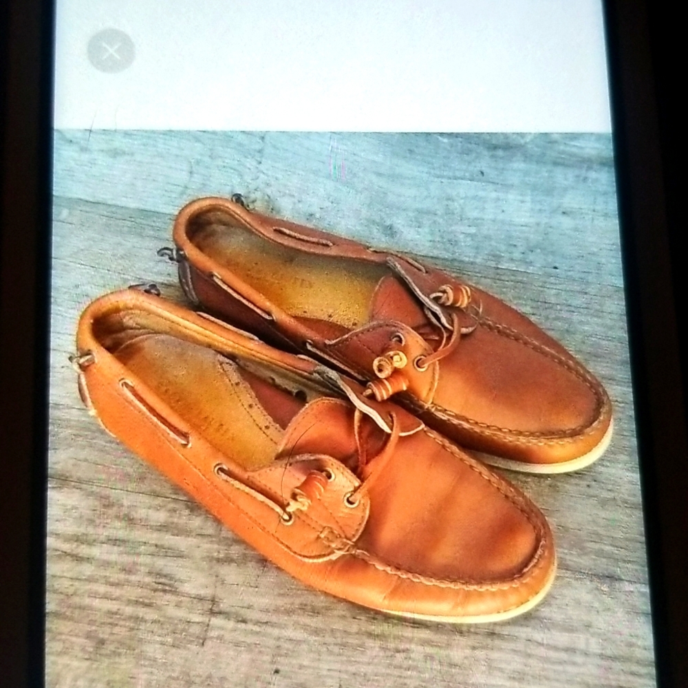 Ralugh Lauren, Boat Sand and Brown Suede Moccasin Loafers with Mockison Lining.